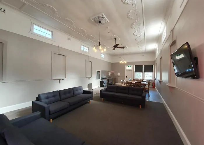 Parkville Hotels