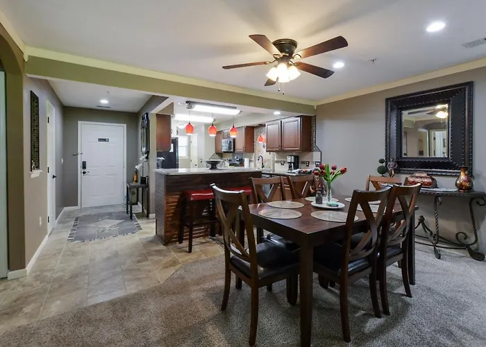 Thousand Hills Luxury Condos: Heart of Branson Retreat