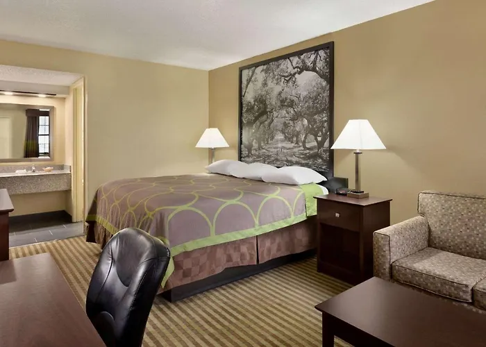 Super 8 By Wyndham Ruston Motel