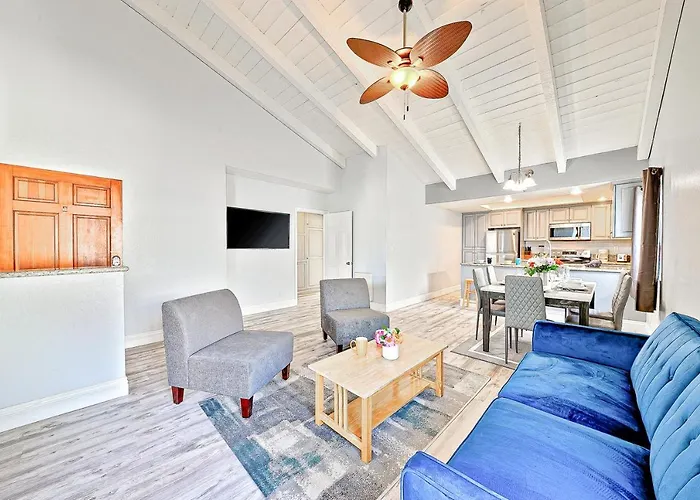 Groundswell E Apartment Newport Beach