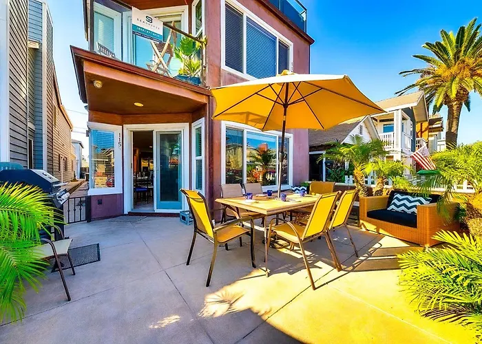 Tropical Awesome Apartment Newport Beach