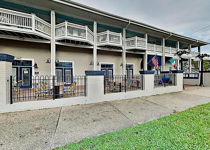 Wilmington Suit Unit 209