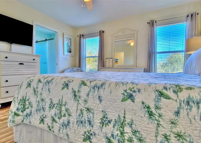 Beachside Villas 204B Clearwater Beach