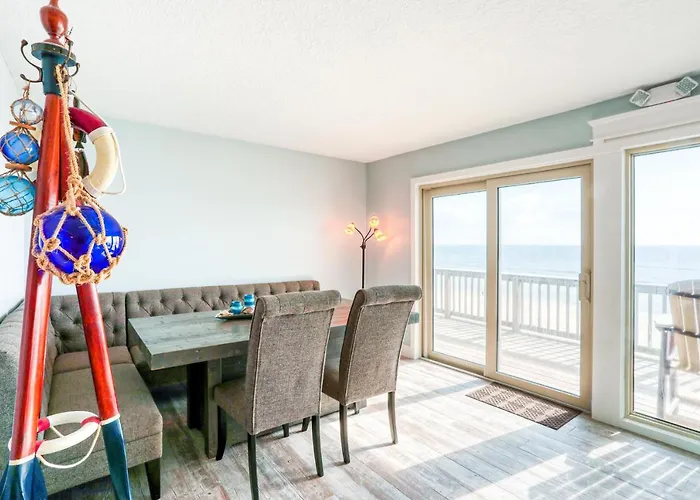 Beachfront Getaway With Ocean Views, Washer/Dryer & Ac - Snowbirds Welcome St. Augustine