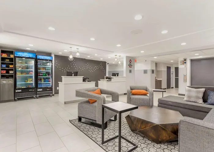 Best Western Plus Cleveland Inn & Suites