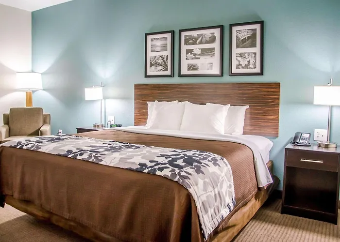 Sleep Inn & Suites Center