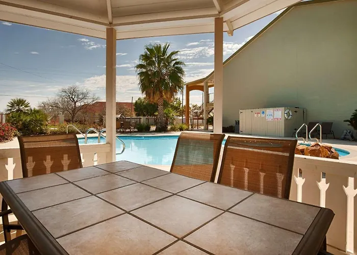 Surestay Hotel By Best Western Floresville