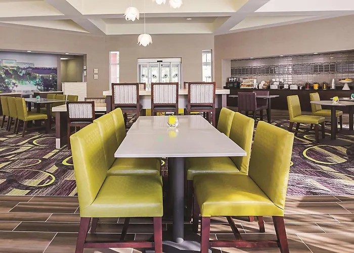La Quinta By Wyndham Dallas Plano West