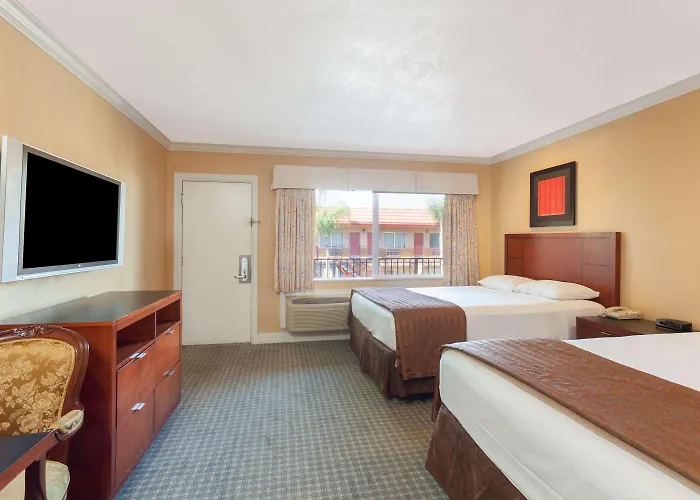 Travelodge By Wyndham El Cajon