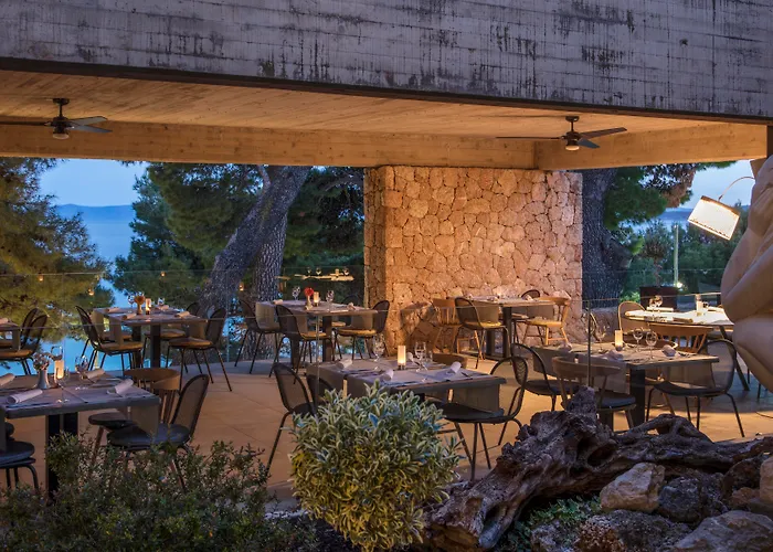 Brela Hotels