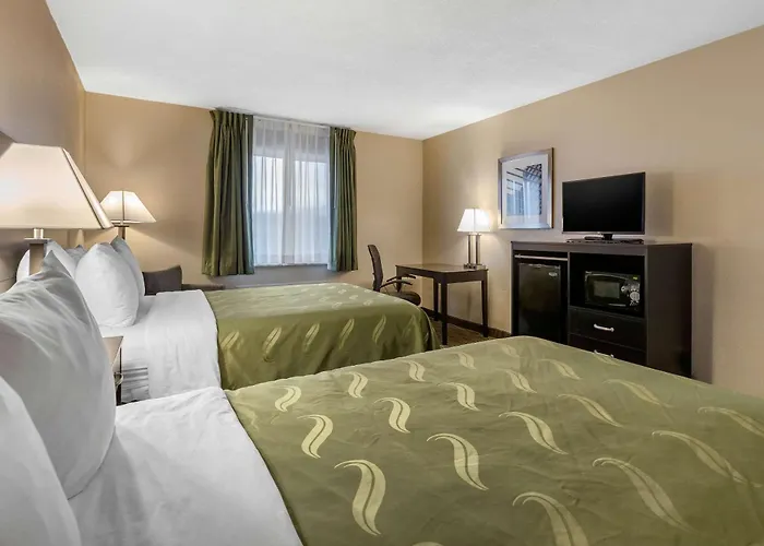 Quality Inn & Suites Des Moines - Merle Hay Road Urbandale