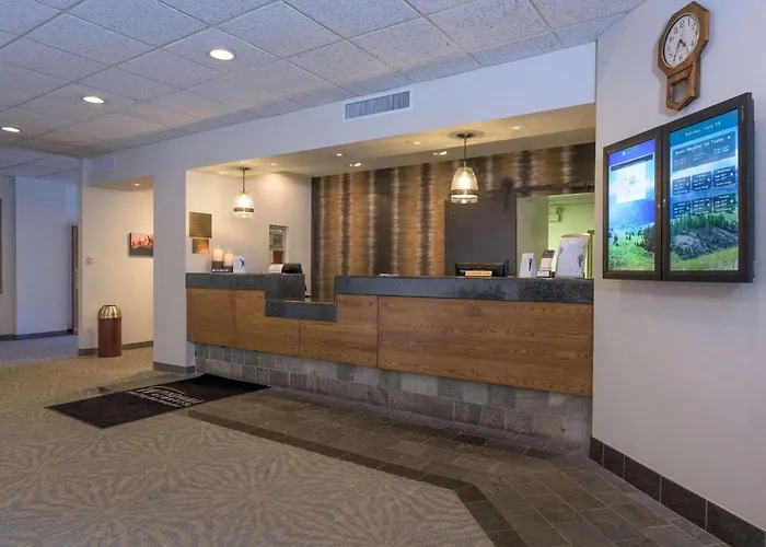 Ramada By Wyndham Boise Hotel