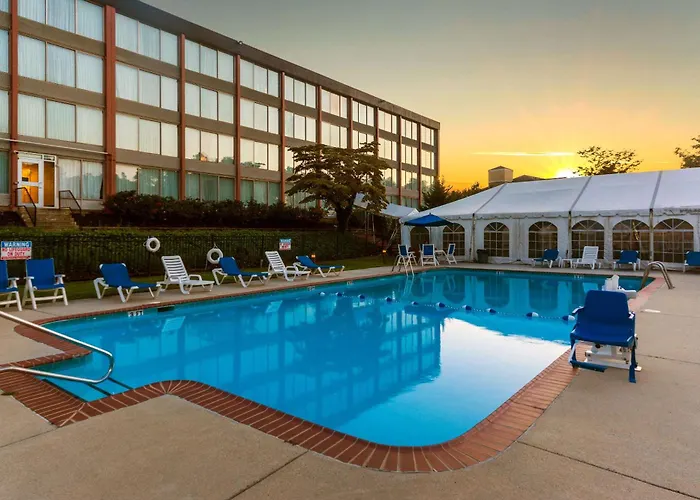 Exton Hotel And Conference Center