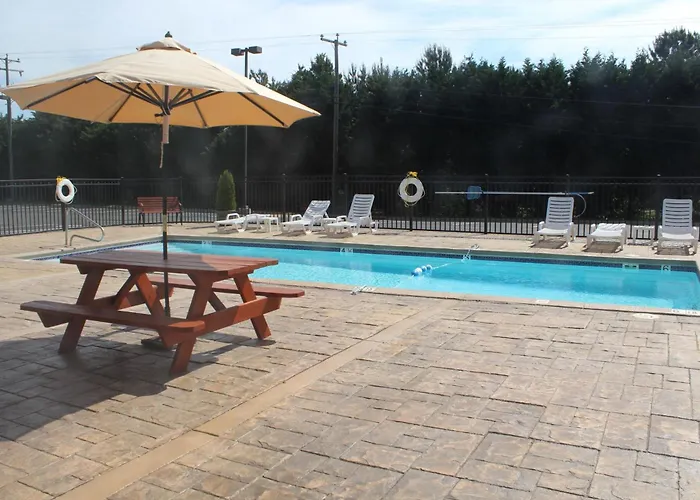 Holiday Inn Express Hotel & Suites Warrenton By Ihg