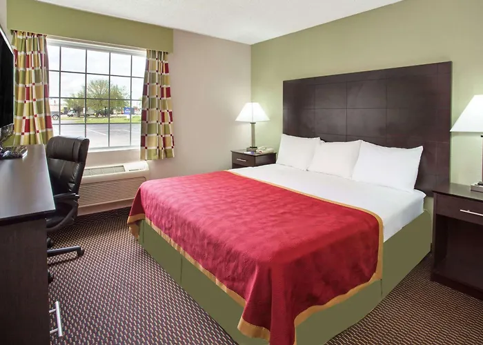Baymont By Wyndham Beloit Hotel