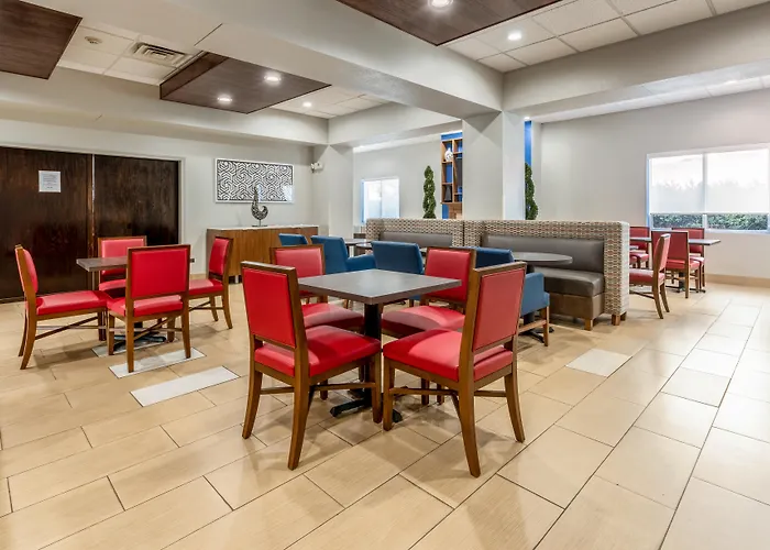 Holiday Inn Express & Suites Statesville