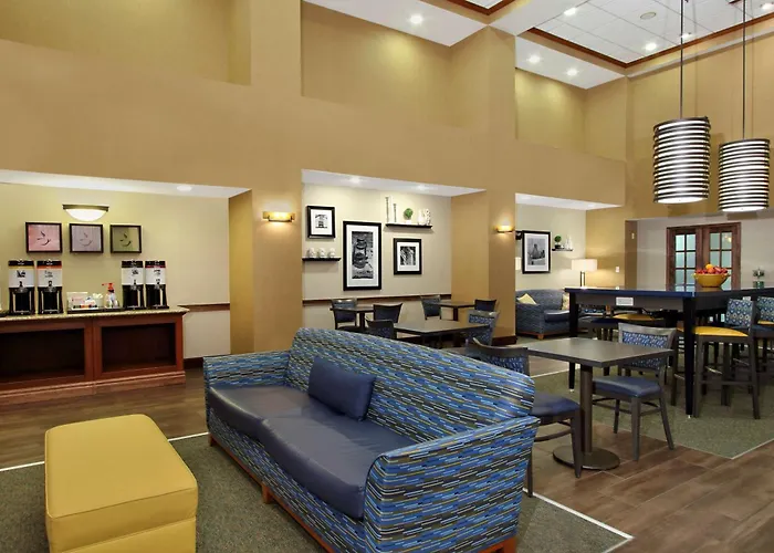 Hampton Inn & Suites Madisonville