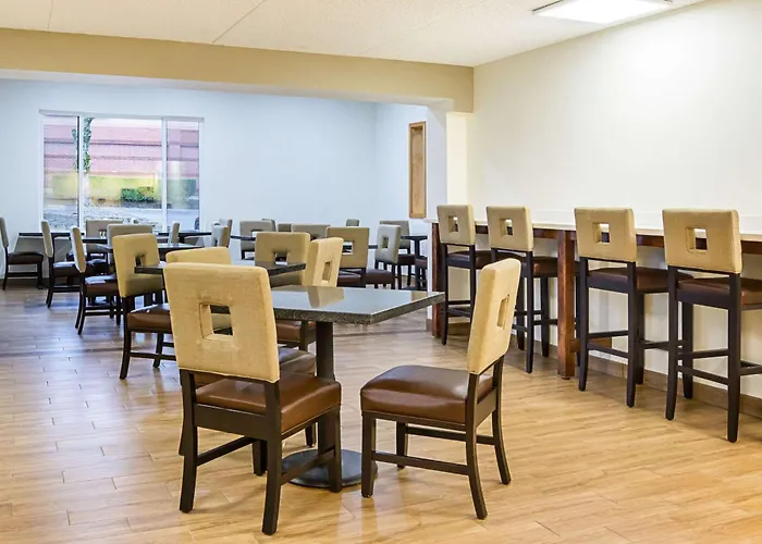 Quality Inn & Suites Clackamas - Portland