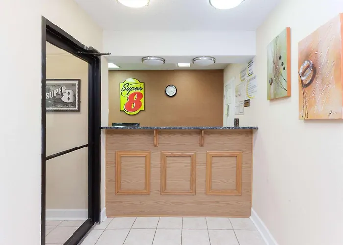 Super 8 By Wyndham Decatur/Dntn/Atlanta Area Hotel