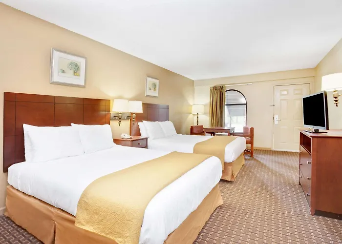 Days Inn & Suites By Wyndham Stockbridge South Atlanta