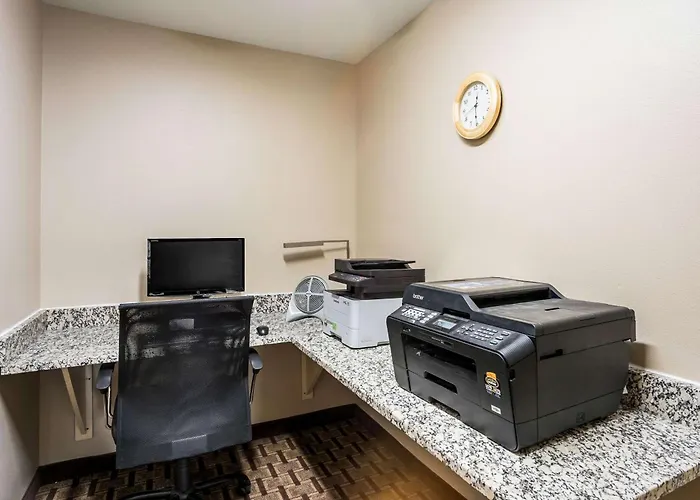 Mainstay Suites Cedar Rapids North - Marion