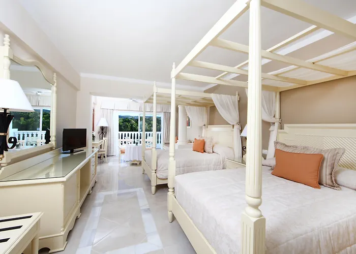 Runaway Bay Hotels