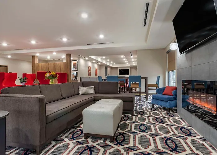 Comfort Inn & Suites Downtown Near University Tuscaloosa