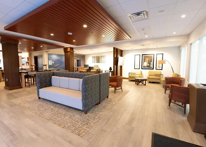 Holiday Inn Express & Suites Dayton East - Beavercreek By Ihg