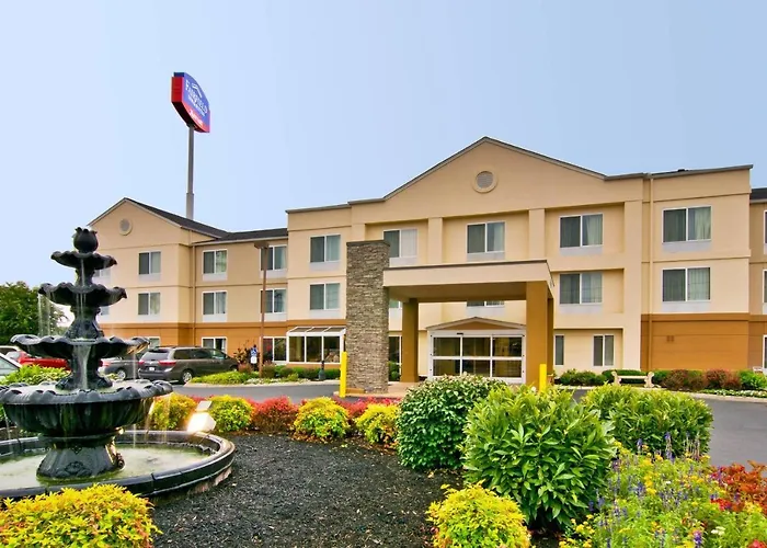 Clarksville Hotels