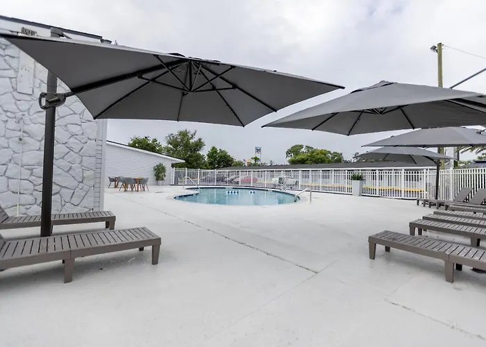 Golden Isles Inn & Suites Brunswick