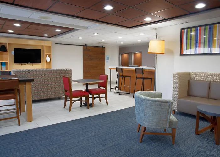 Holiday Inn Express Hotel & Suites Dayton-Huber Heights, An Ihg Hotel