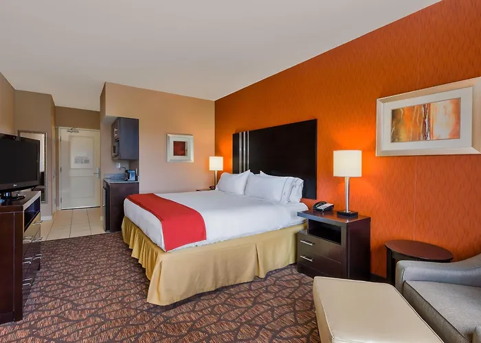 Holiday Inn Express And Suites Alpine By Ihg