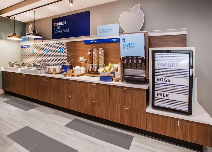 Holiday Inn Express Hotel & Suites Minneapolis - Minnetonka By Ihg