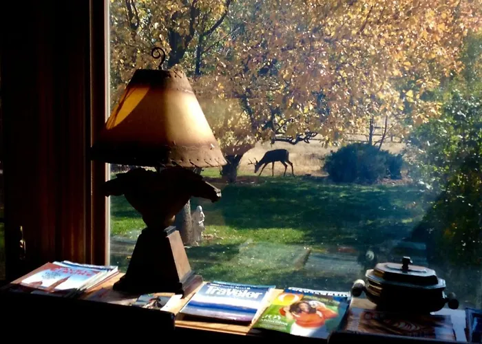 Yellowstone Cattle Baron Ensuite, Private Entrance & Parking - Prairie Rose B&B Cheyenne