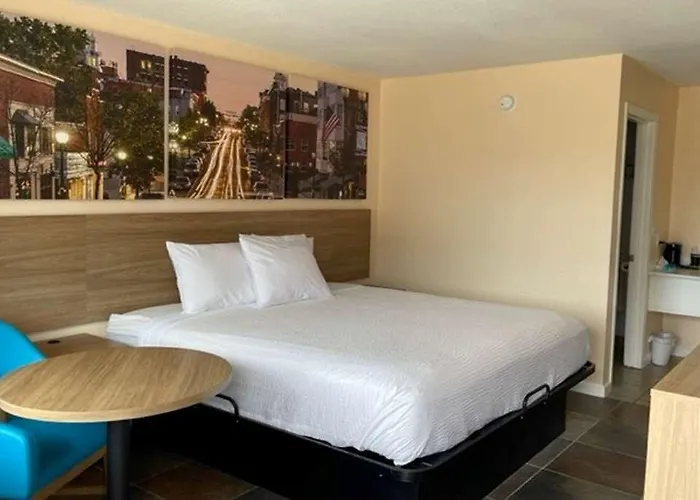 Days Inn By Wyndham Branson Near Theatre District-57641