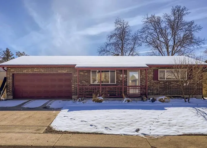 Adorable 2-Bedroom Modern Basement Denver