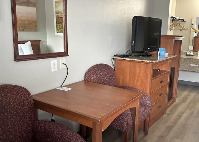 Days Inn By Wyndham Turlock