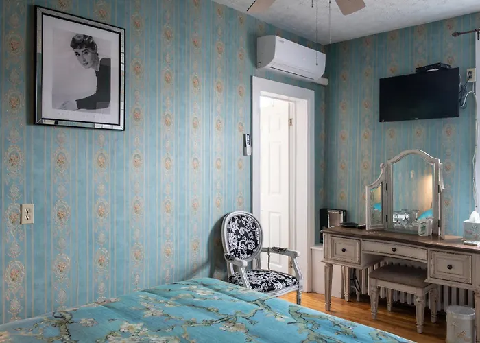 Prince Edward Island Hotels