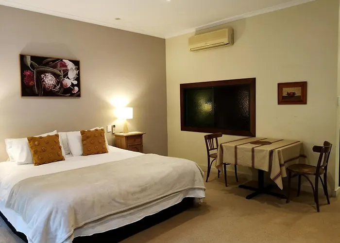 Hamelin Bay Hotels