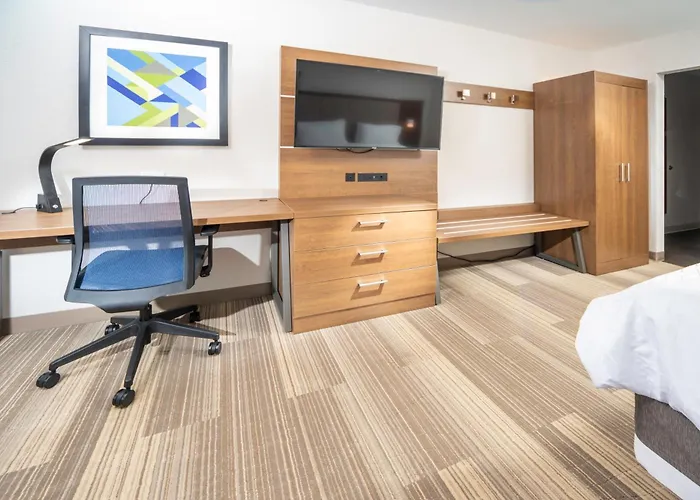 Holiday Inn Express & Suites - Florence - Cincinnati Airport By Ihg