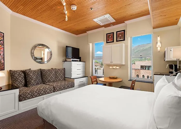 Independence Square 305, Remodeled, 3Rd Floor Hotel Room In Aspen'S Best Location
