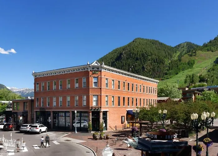 Independence Square 300, Newly Renovated Studio In Downtown Aspen, W/ Rooftop & Hot Tub