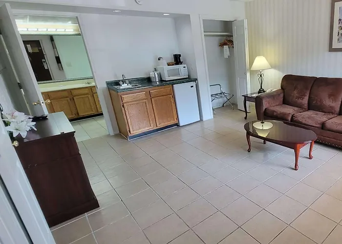 Ramada By Wyndham Mountain Home