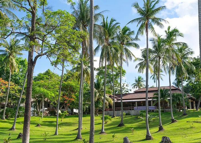 Koh Racha Yai Hotels