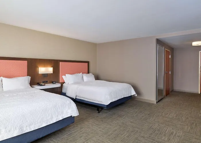 Hampton Inn & Suites Providence / Smithfield