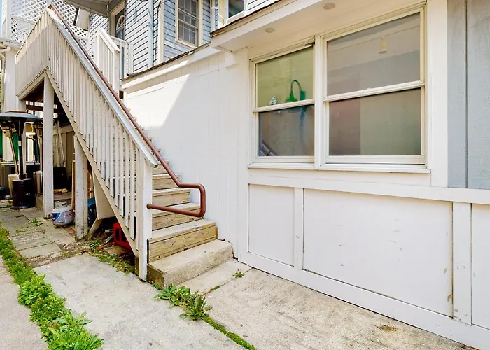 Town Of Rehoboth Beach --- 21 Baltimore Avenue Apartment