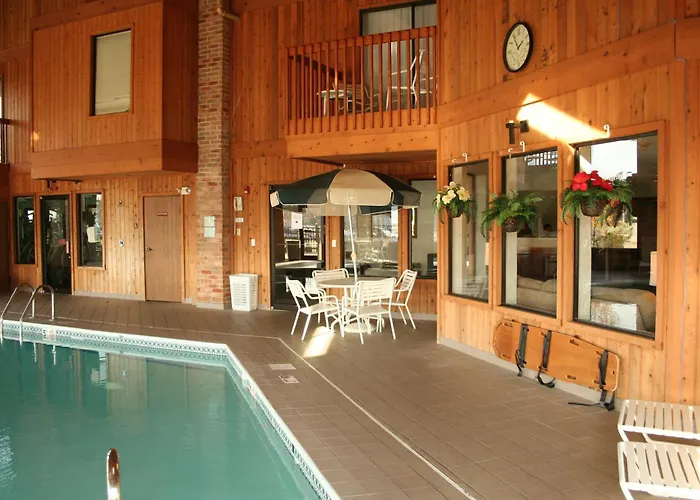 Baymont By Wyndham Battle Creek Downtown Hotel