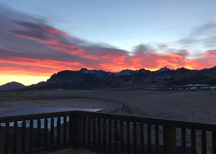 Yellowstone Cutthroat Guest Ranch Wapiti