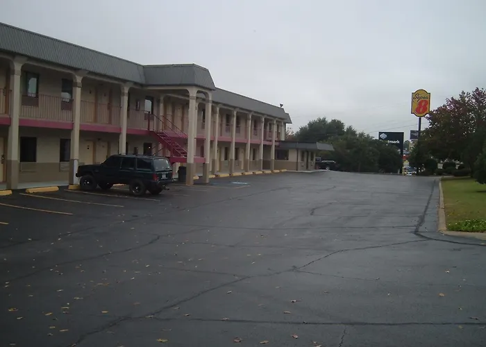 Super 8 By Wyndham Laurel Motel