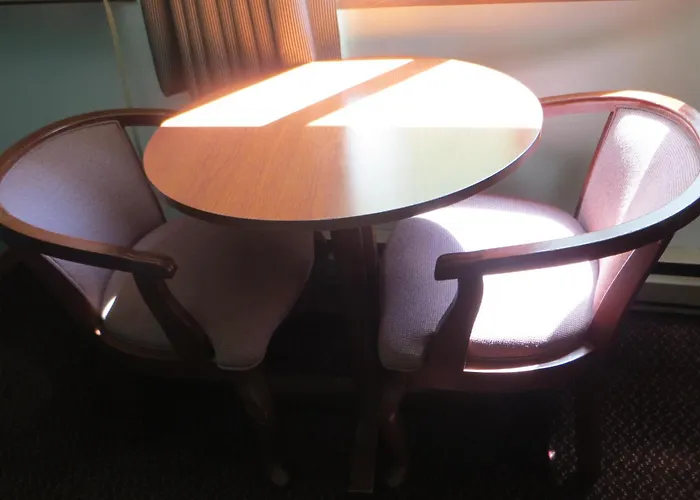 Super 8 By Wyndham Hudson Hotel